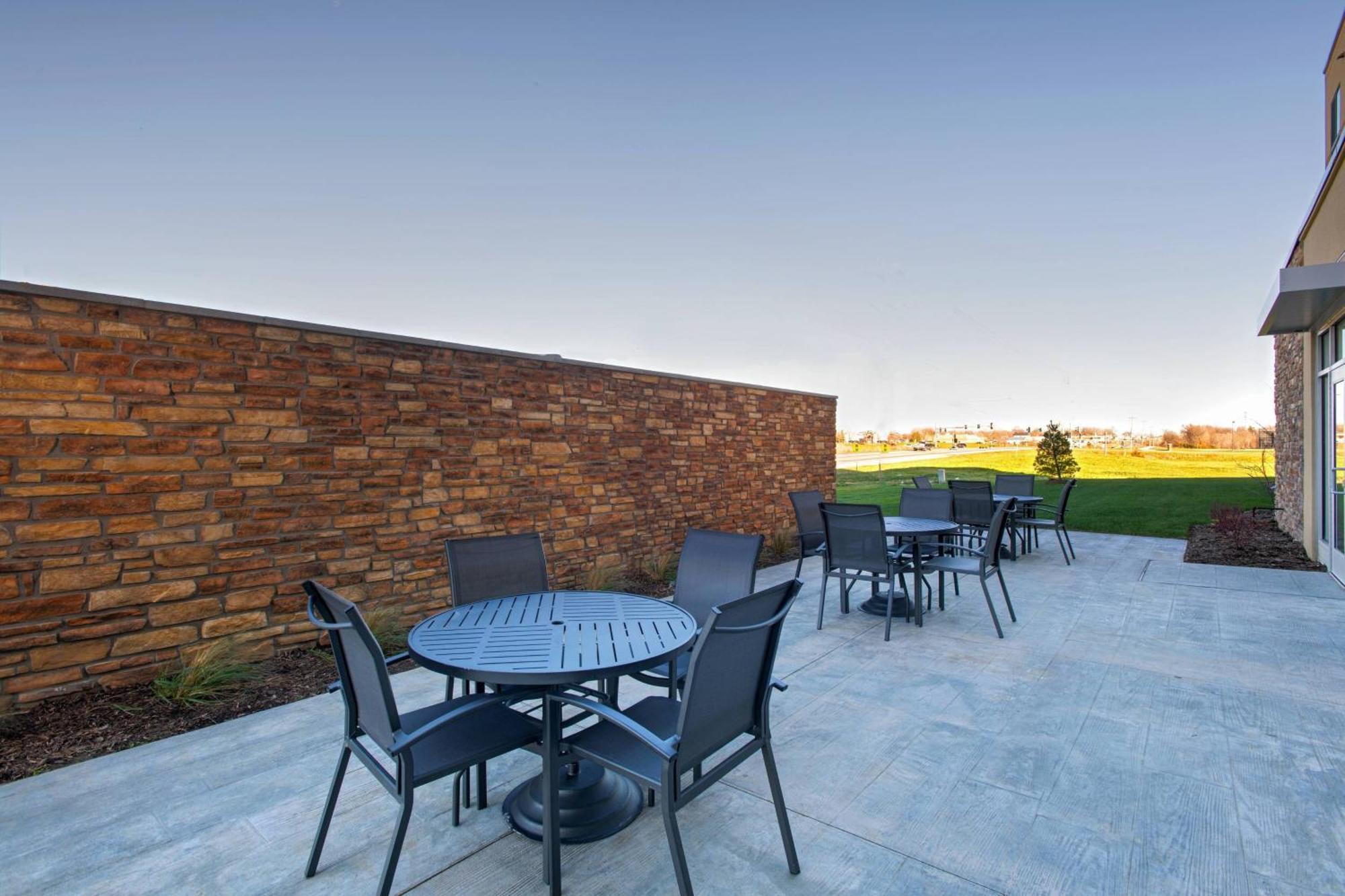 Fairfield Inn & Suites By Marriott Oskaloosa Exterior photo